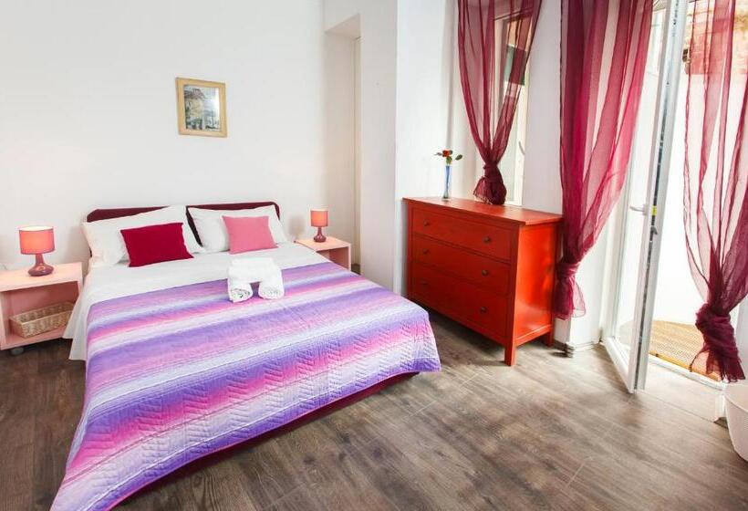 Quarto Estandar com Sacada, Prior Suites Split