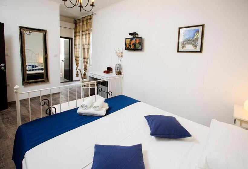 Quarto Estandar com Sacada, Prior Suites Split