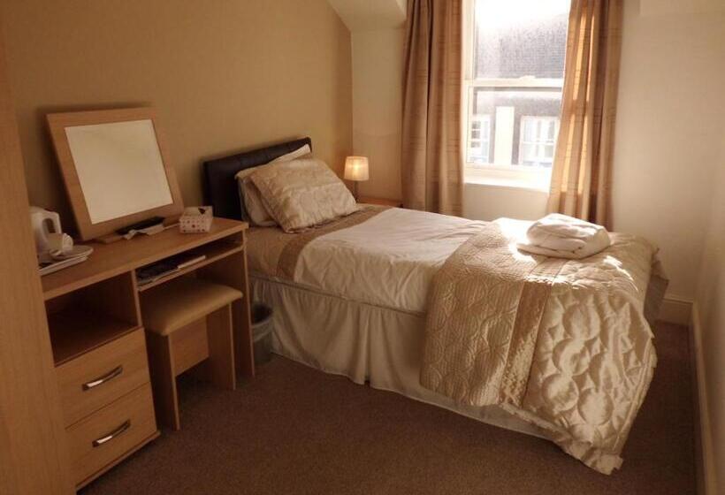 스탠다드 싱글 룸, The Golden Lion