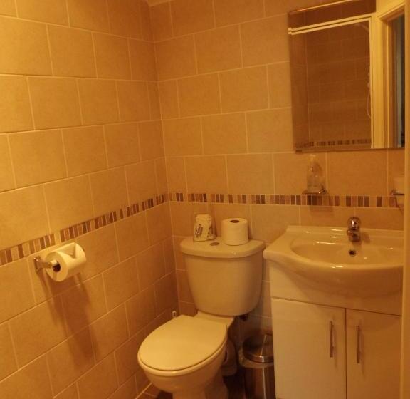 스탠다드 룸, The Golden Lion