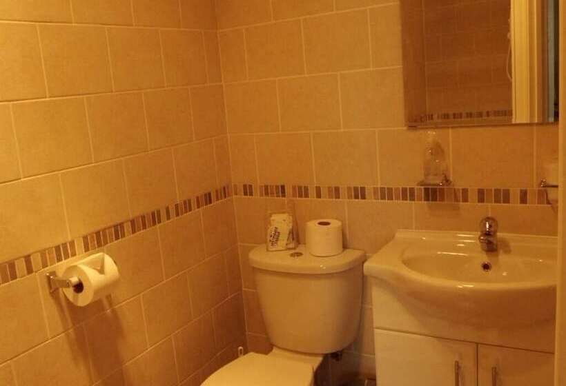 스탠다드 룸, The Golden Lion