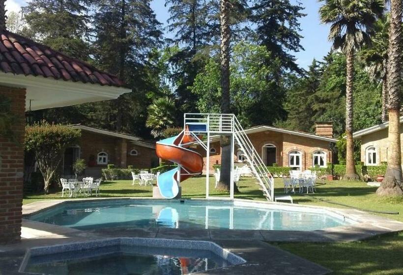 ‫فيلا 3 غرف نوم مطلة على الحديقة, Villa Monarca Inn