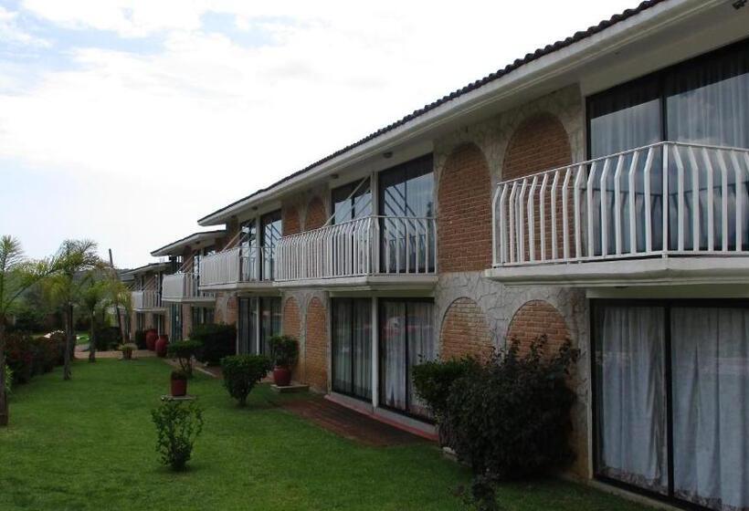 غرفه قياسيه سريرين مزدوجين, Villa Monarca Inn