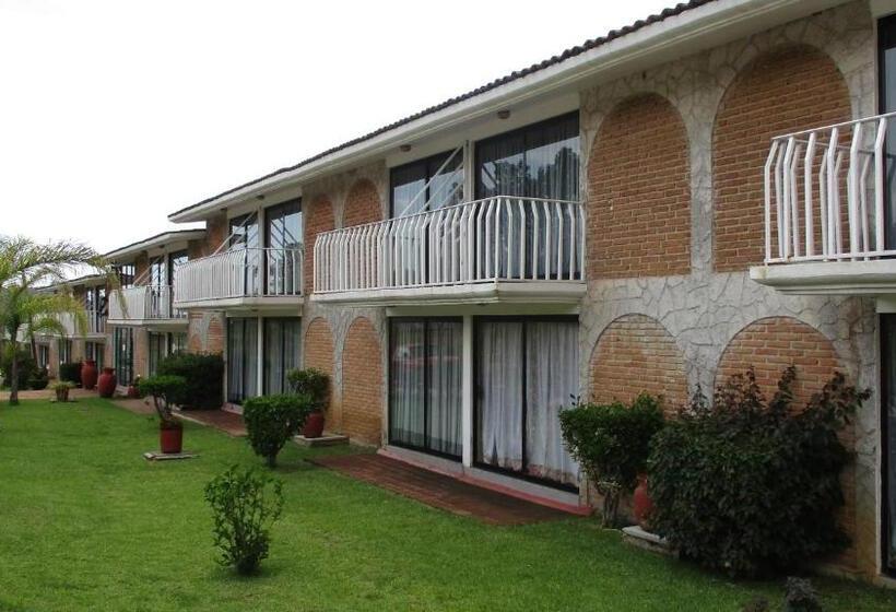 غرفه قياسيه سريرين مزدوجين, Villa Monarca Inn