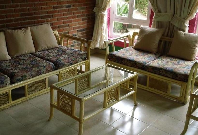 فيلا غرفتين نوم, Villa Monarca Inn