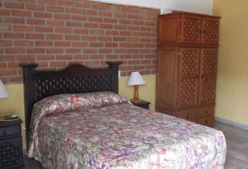 キングサイズベッドのスタンダードルーム, Villa Monarca Inn
