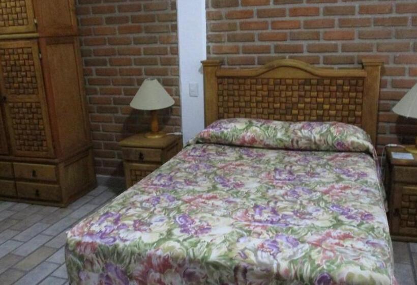 غرفة قياسية سرير كينج, Villa Monarca Inn