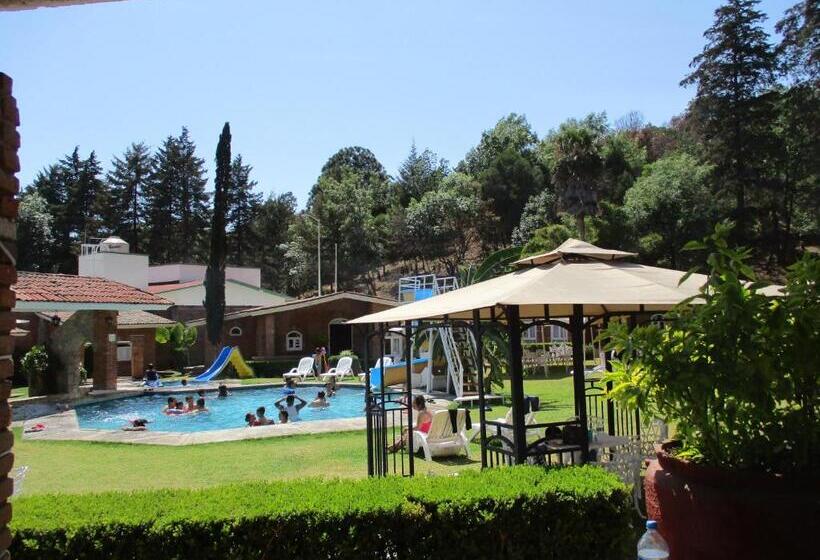 ‫فيلا 3 غرف نوم مطلة على الحديقة, Villa Monarca Inn