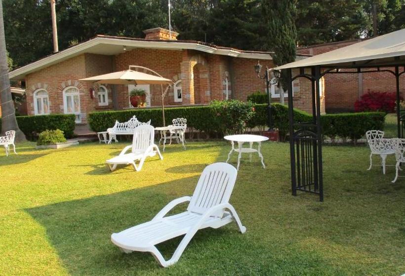 ‫فيلا 3 غرف نوم مطلة على الحديقة, Villa Monarca Inn
