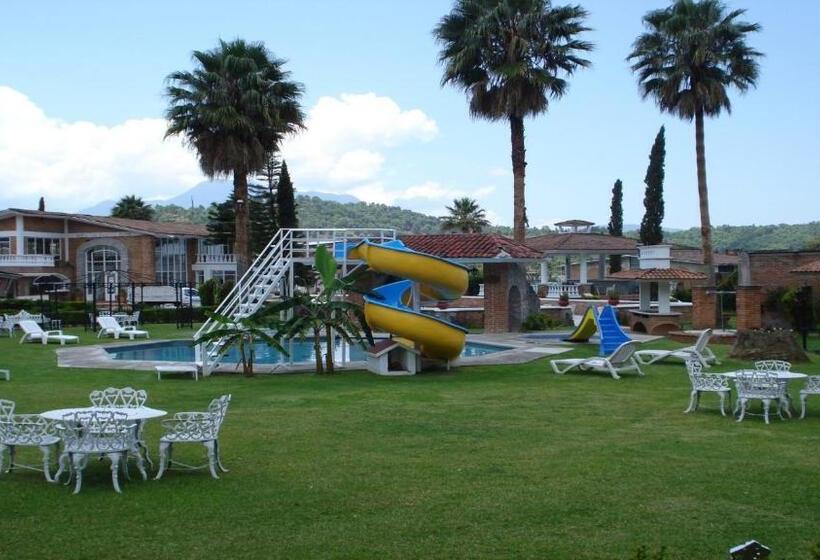 ‫فيلا 3 غرف نوم مطلة على الحديقة, Villa Monarca Inn