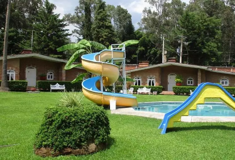 ツーベッドルーム　ヴィラ, Villa Monarca Inn