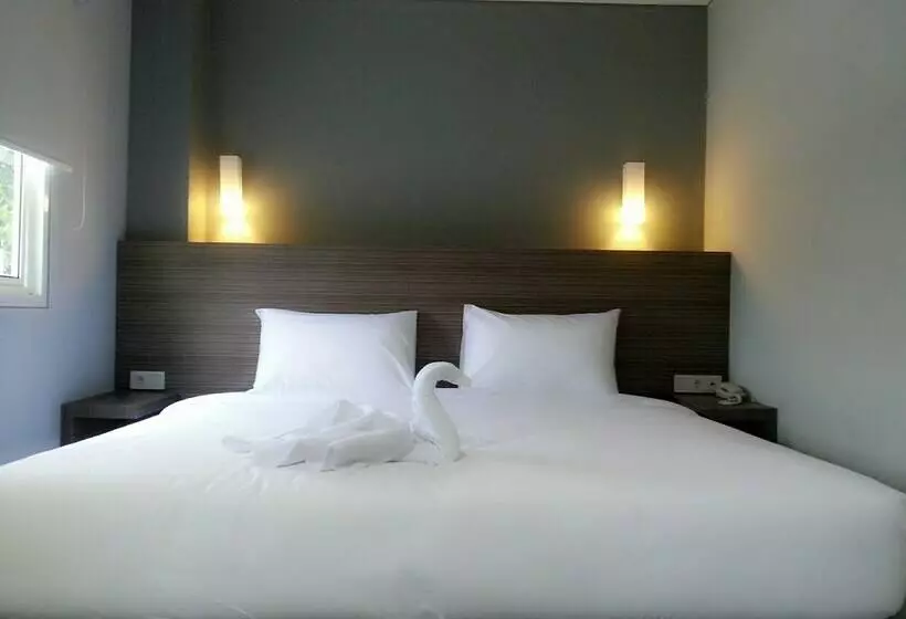Deluxe Szoba, Izi Hotels