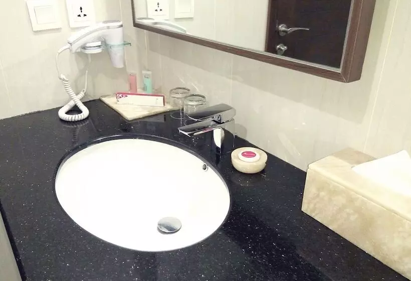اتاق لوکس, Orchardz Hotel Bandara