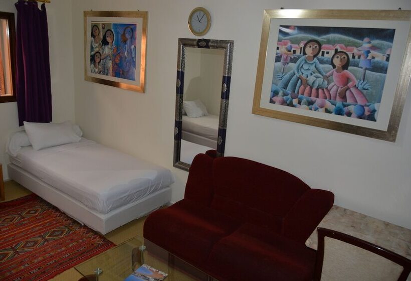 Номер Стандарт, Riad Asma