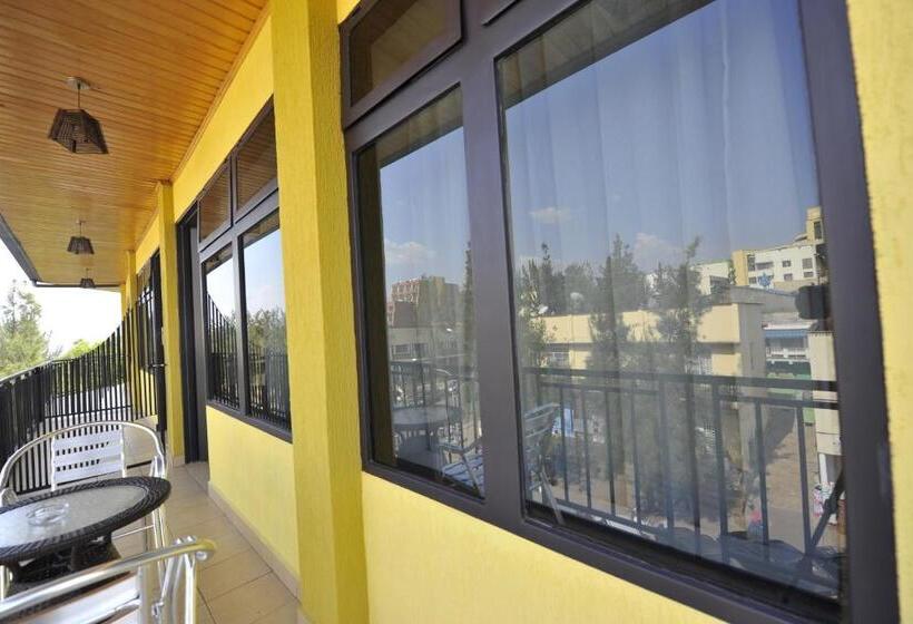 اتاق خانوادگی, Gloria