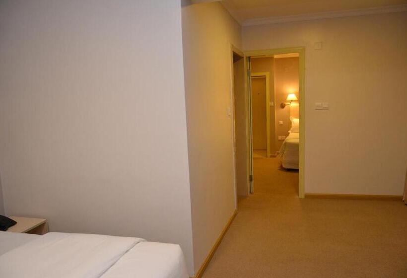 اتاق خانوادگی, Gloria