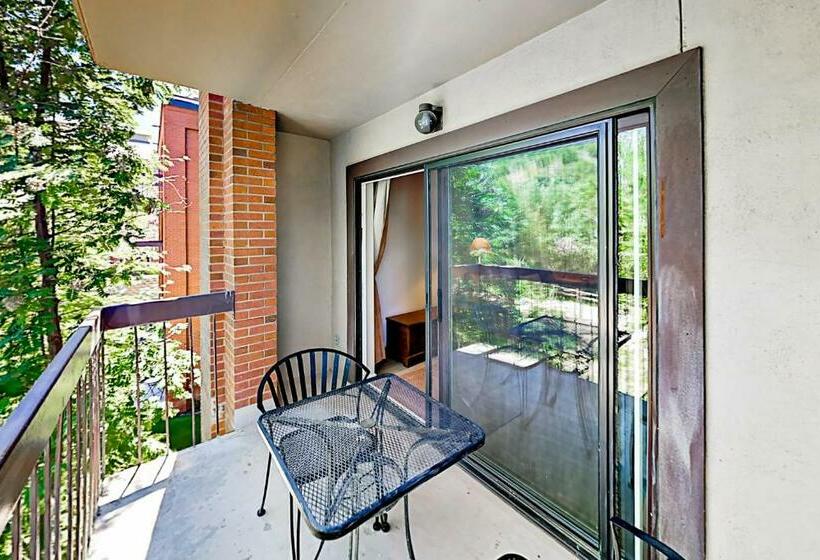 침실 2개 아파트, Park Station Condominiums 234