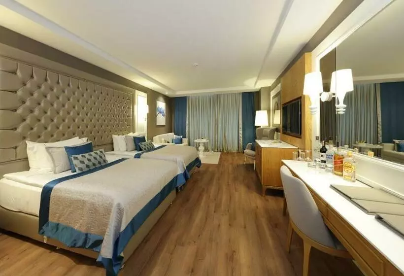 Deluxe Room Golf View