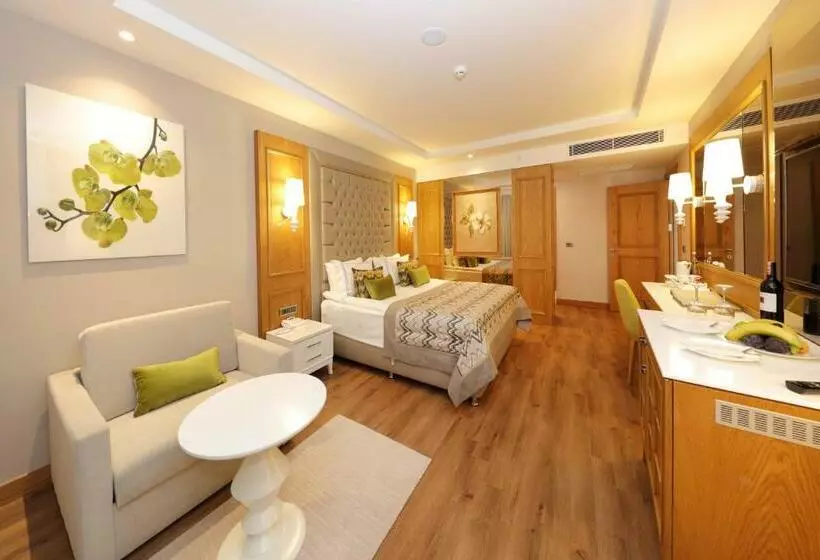 Deluxe Suite Sea View