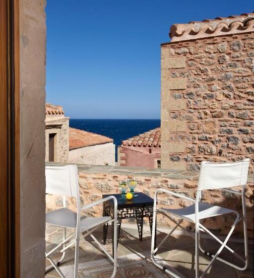 جناح مزوَّد بشرفة, Theophano Art