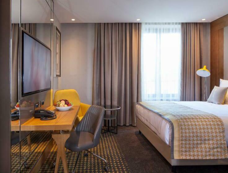 اتاق کلاسیک, Titanic Chaussee Berlin