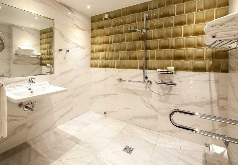 اتاق کلاسیک, Titanic Chaussee Berlin