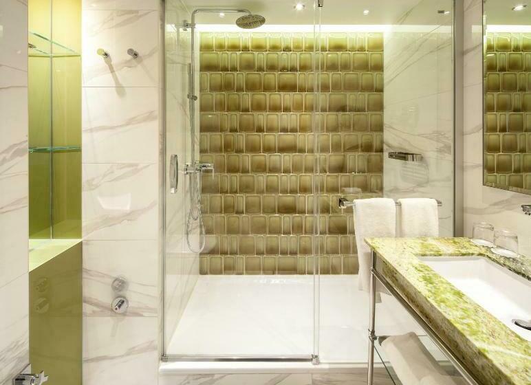 اتاق کلاسیک, Titanic Chaussee Berlin