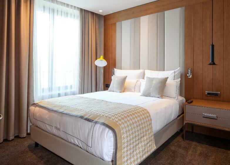 اتاق کلاسیک, Titanic Chaussee Berlin