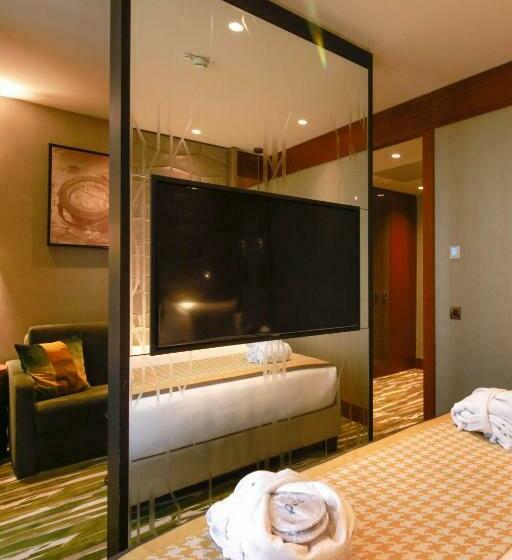 سوییت جونیور, Titanic Chaussee Berlin