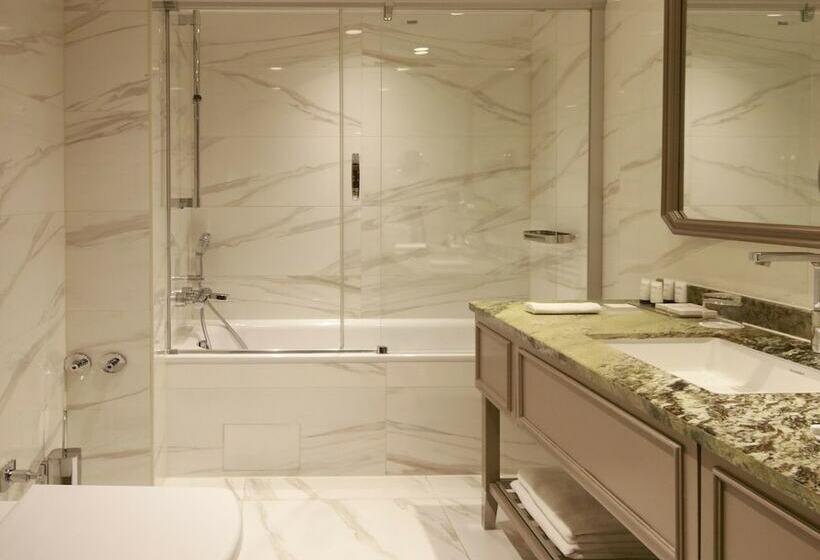 سوییت جونیور, Titanic Chaussee Berlin