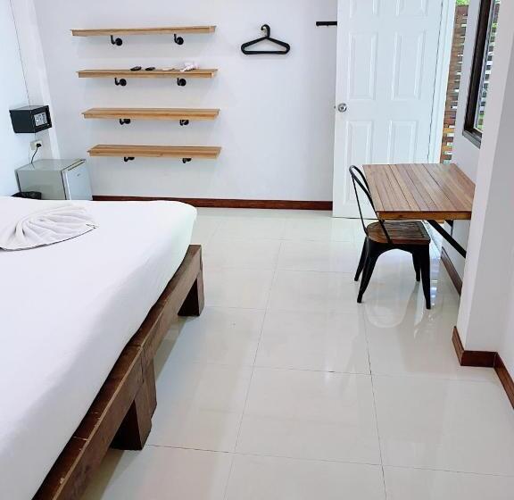 豪华房间, The Reef Hotel & Studios