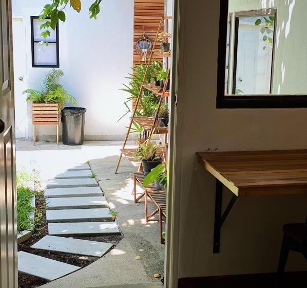 豪华房间, The Reef Hotel & Studios