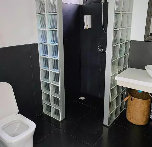 Deluxe-huone Parveke, The Reef Hotel & Studios