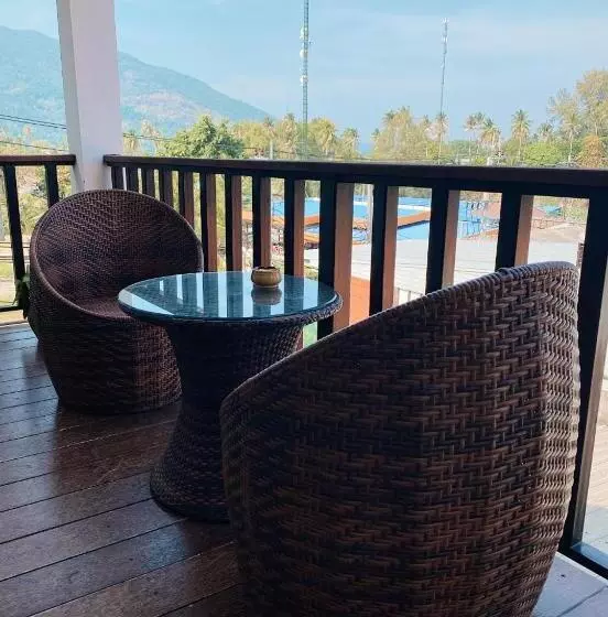 Deluxe-huone Parveke, The Reef Hotel & Studios