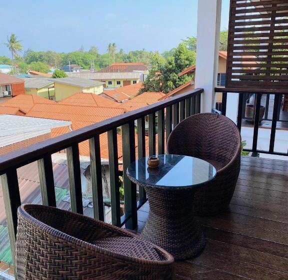 带阳台的豪华间, The Reef Hotel & Studios