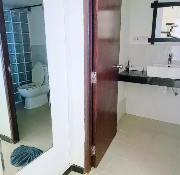 Deluxe-perhehuone, The Reef Hotel & Studios