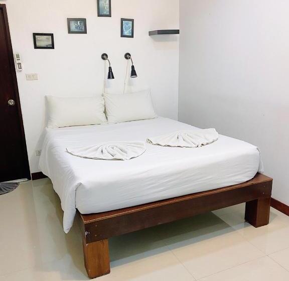 两卧家庭套房, The Reef Hotel & Studios