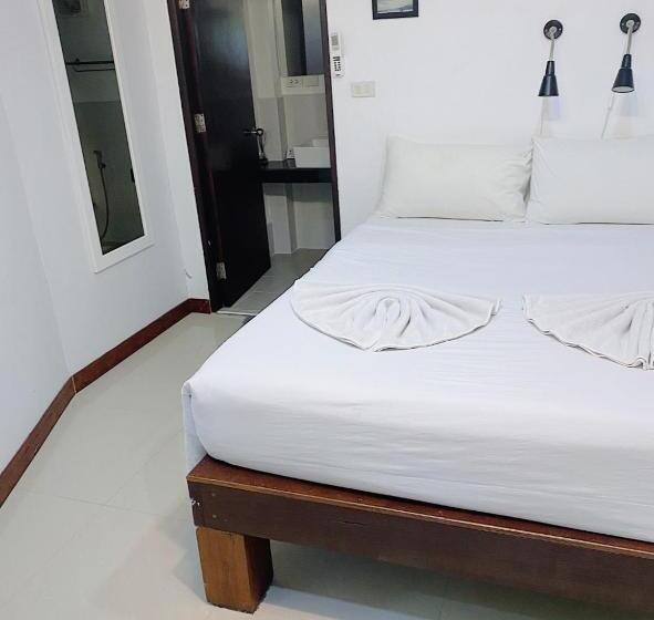 两卧家庭套房, The Reef Hotel & Studios