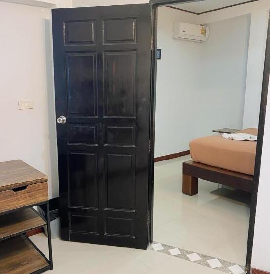 两卧家庭套房, The Reef Hotel & Studios