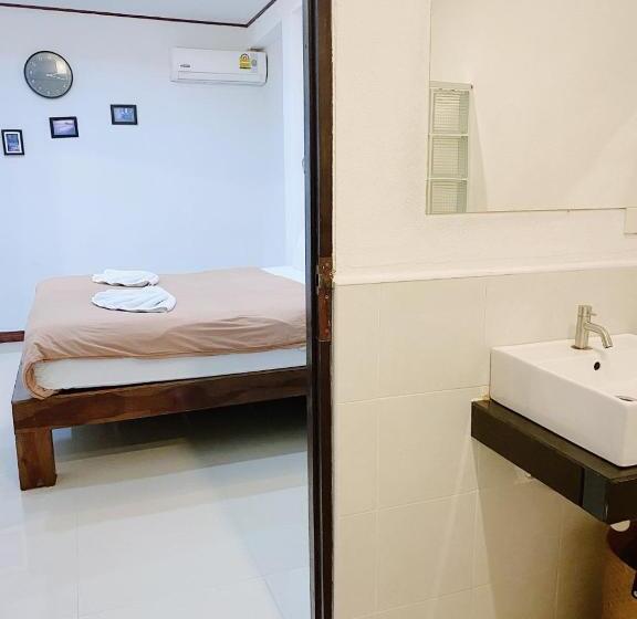 سوئیت خانواده 2 خوابه, The Reef Hotel & Studios