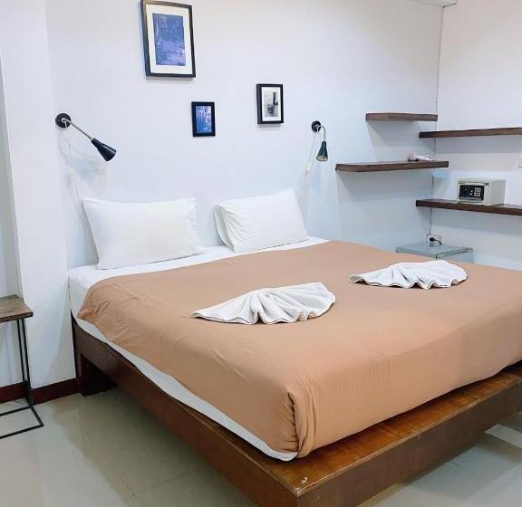 两卧家庭套房, The Reef Hotel & Studios