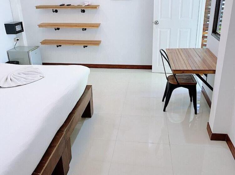 豪华房间, The Reef Hotel & Studios