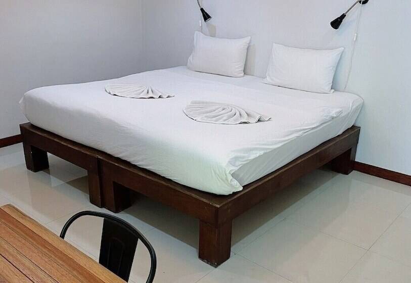 豪华房间, The Reef Hotel & Studios