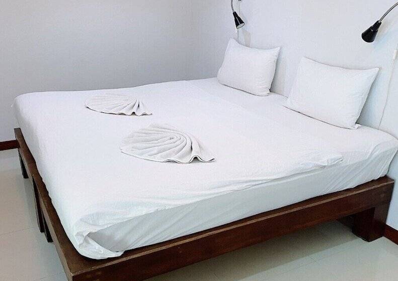 豪华房间, The Reef Hotel & Studios