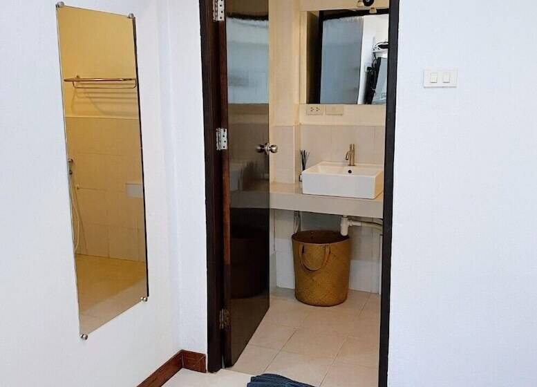 豪华房间, The Reef Hotel & Studios