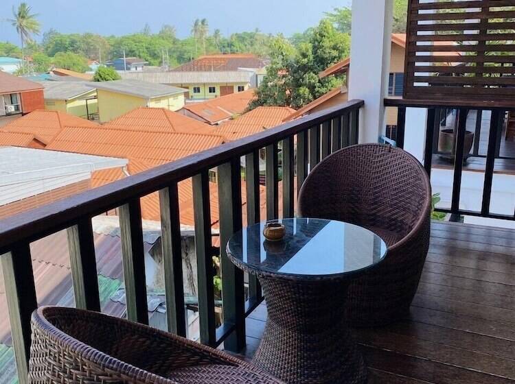 带阳台的豪华间, The Reef Hotel & Studios