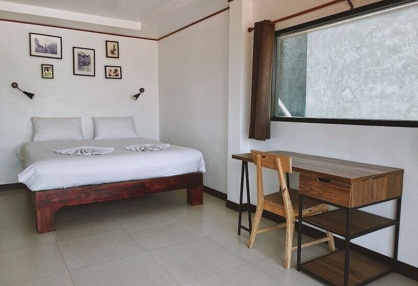 带阳台的豪华间, The Reef Hotel & Studios