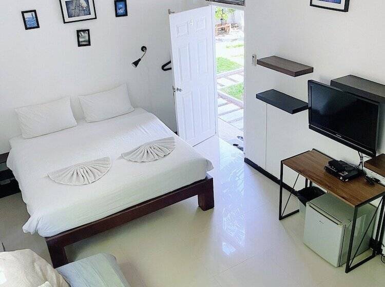 豪华家庭房间, The Reef Hotel & Studios