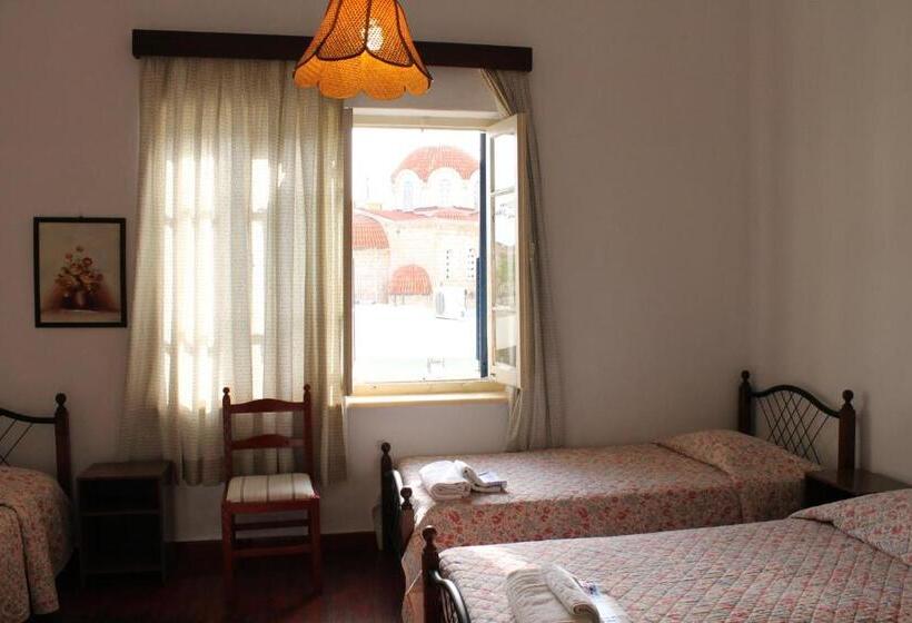 غرفة قياسية ثلاثية, Trianon