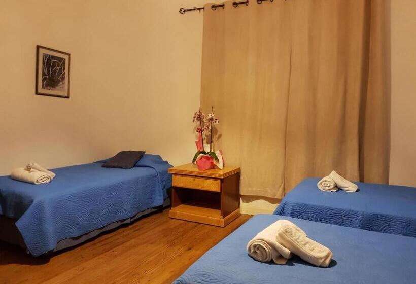 غرفة قياسية ثلاثية, Trianon